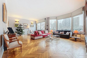 Premium Apartment Seine View and Eiffel Tower